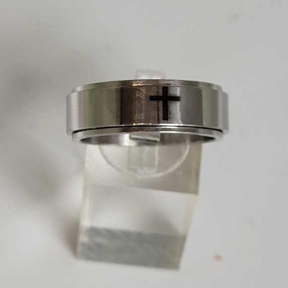 MENS STAINLESS STEEL SPINNER FIDGET RING w/ cross. Various sizes - Picture 3 of 4